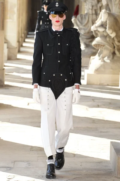 Look 34